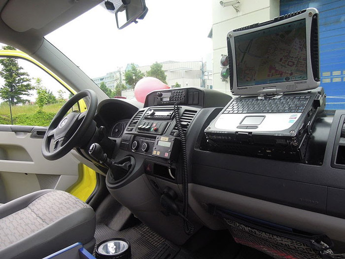panasonic toughbook computer mounted in a police car